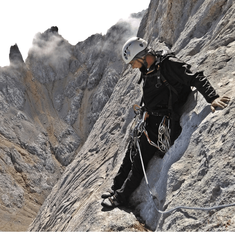 climbing Naranjo de Bulnes