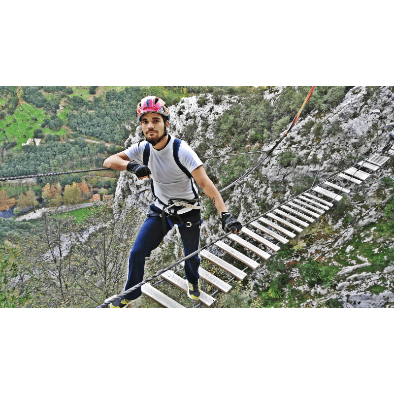 Puente tibetano ferrata la Hermida