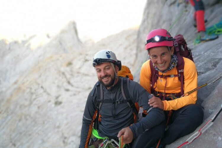 Naranjo de Bulnes con guia