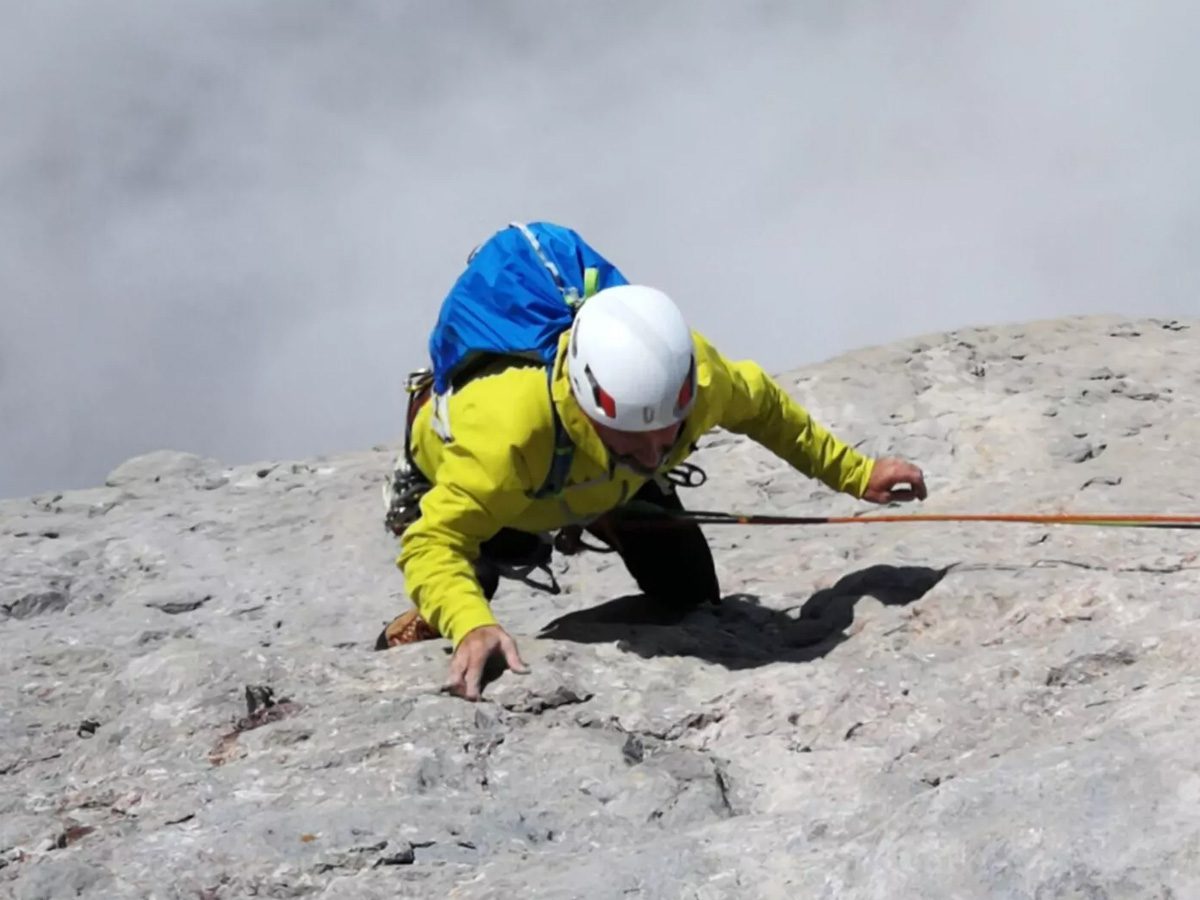 Murciana 78 al Naranjo de Bulnes. Escalada con guía.