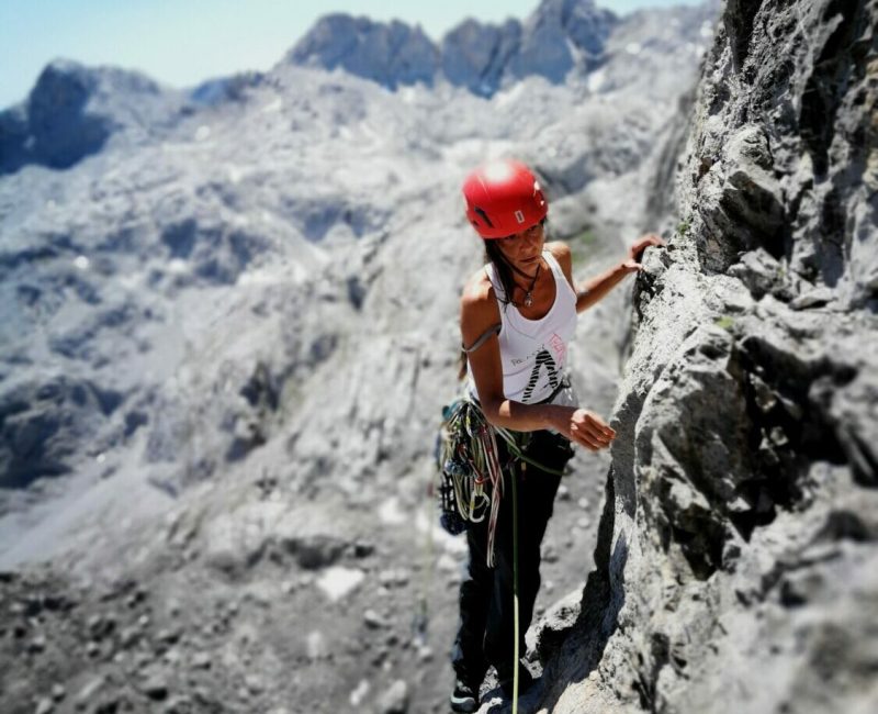 Vía Maraya en Horcados Rojos escalada guia picos de europa