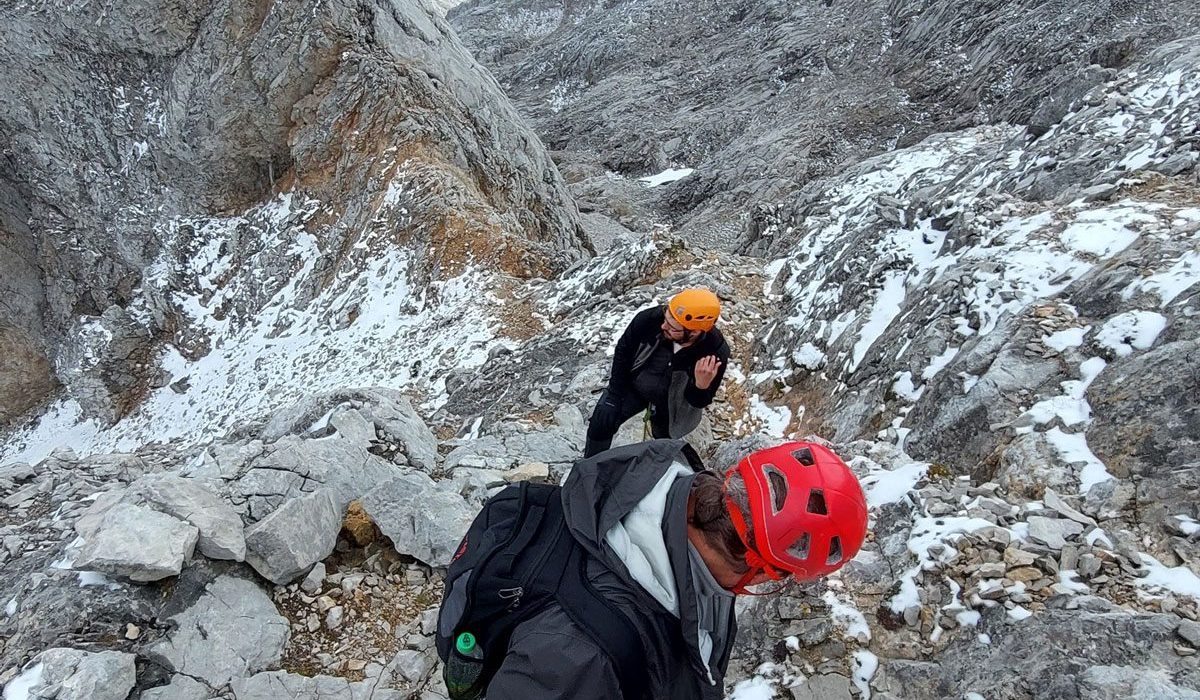 ascension-con-guia-torre-blanca-en-picos-de-europa-6