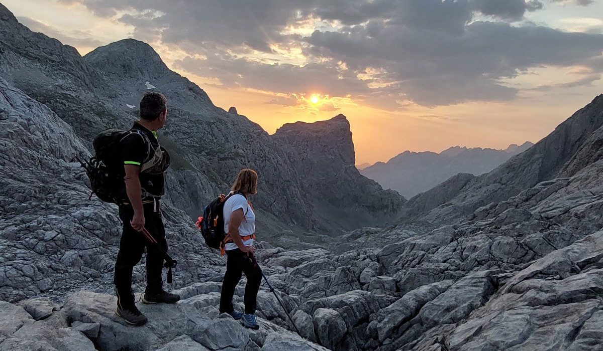 ascenso-a-peña-santa-escalada-con-guia-en-picos-de-europa-3
