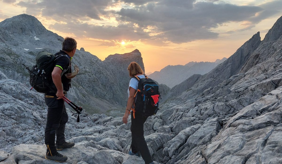 ascenso-a-peña-santa-escalada-con-guia-en-picos-de-europa-4