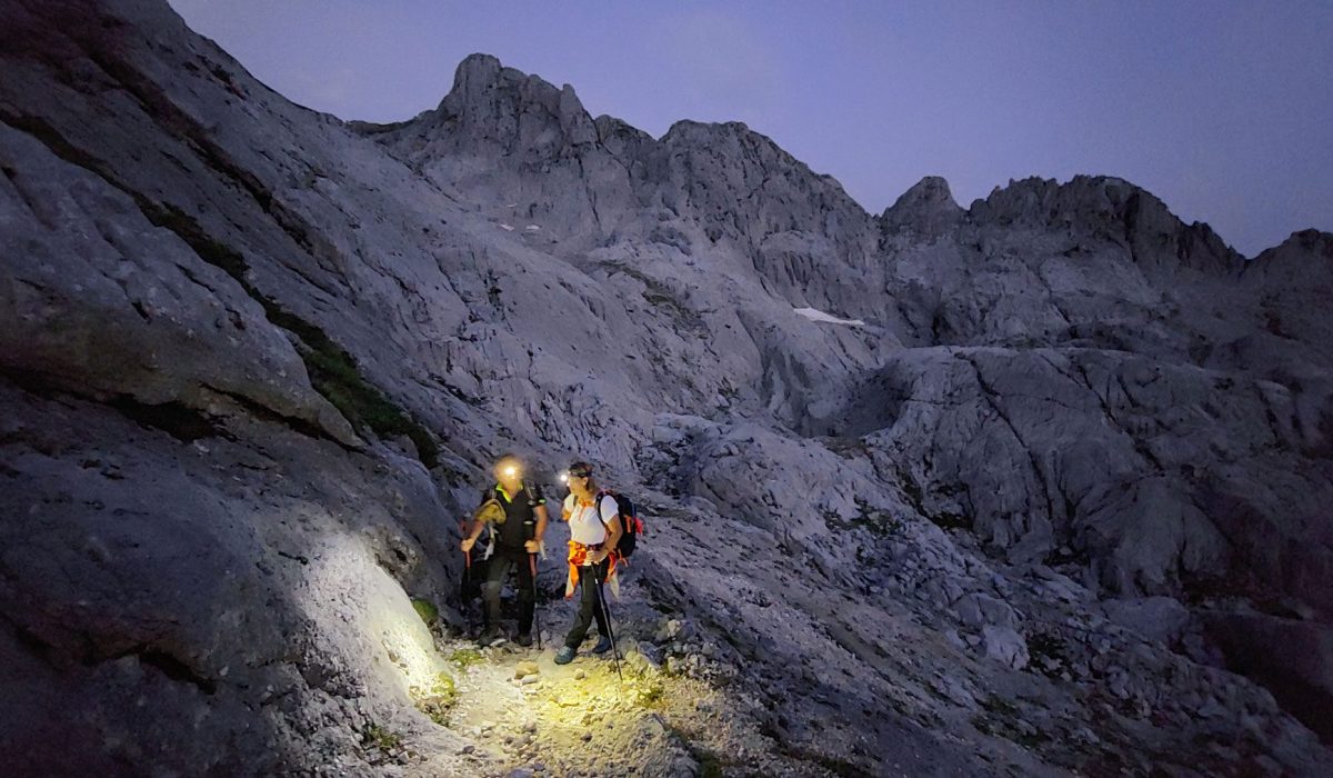 ascenso-a-peña-santa-escalada-con-guia-en-picos-de-europa-5