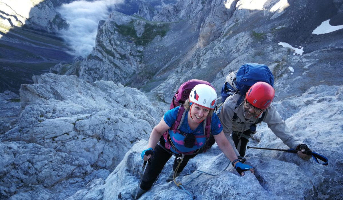 ascenso-al-llambrion-escalada-en-picos-de-europa-con-guia-1