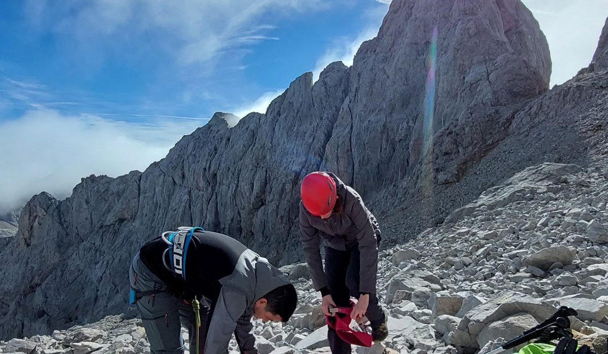 ascenso-al-llambrion-escalada-en-picos-de-europa-con-guia--2