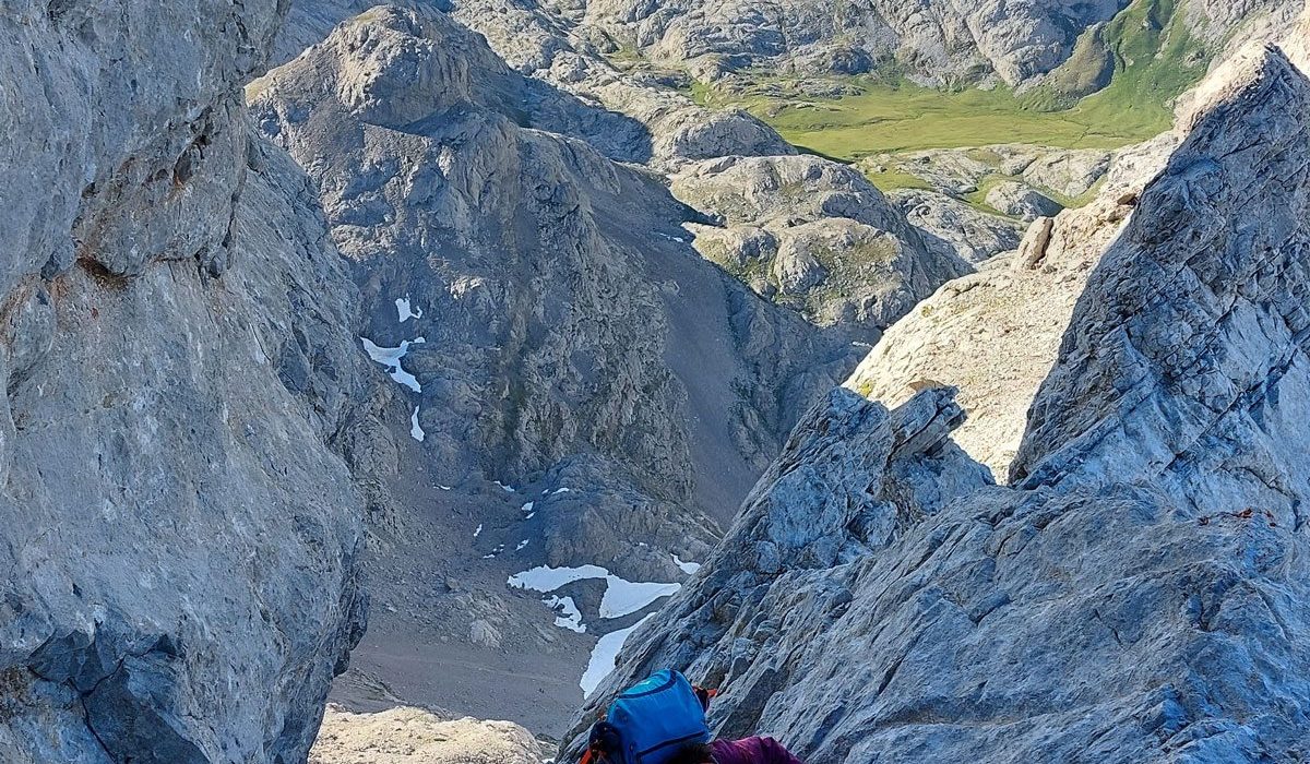 ascenso-al-llambrion-escalada-en-picos-de-europa-con-guia--5