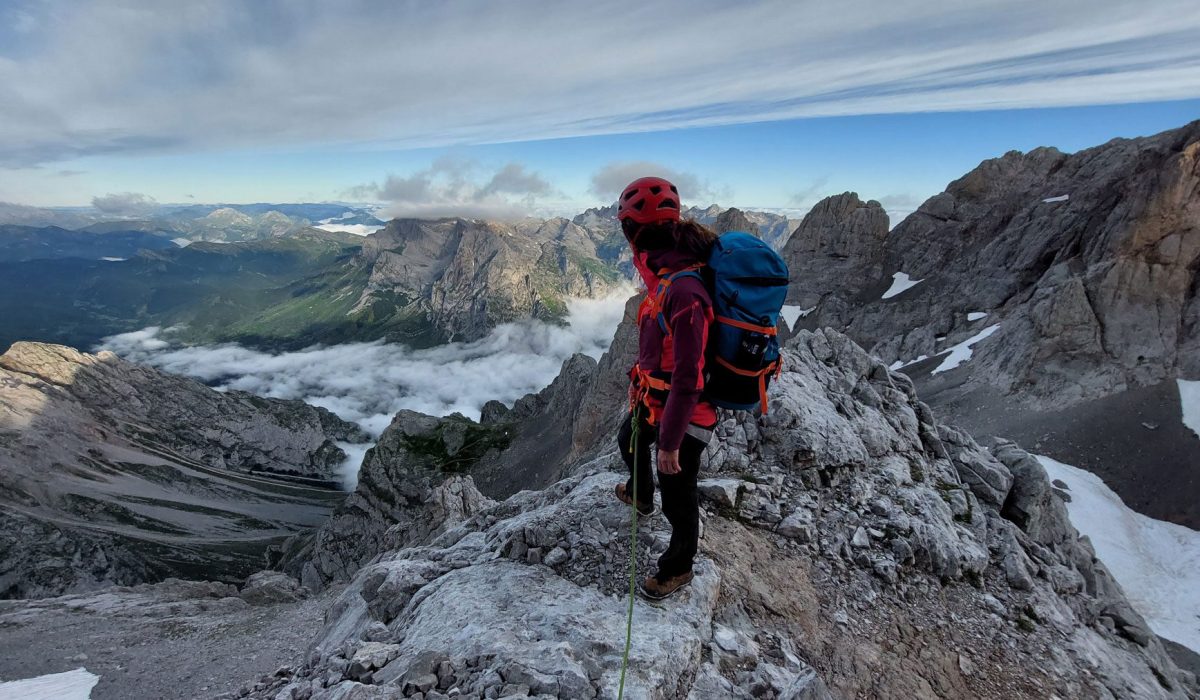 ascenso-al-llambrion-escalada-en-picos-de-europa-con-guia--8