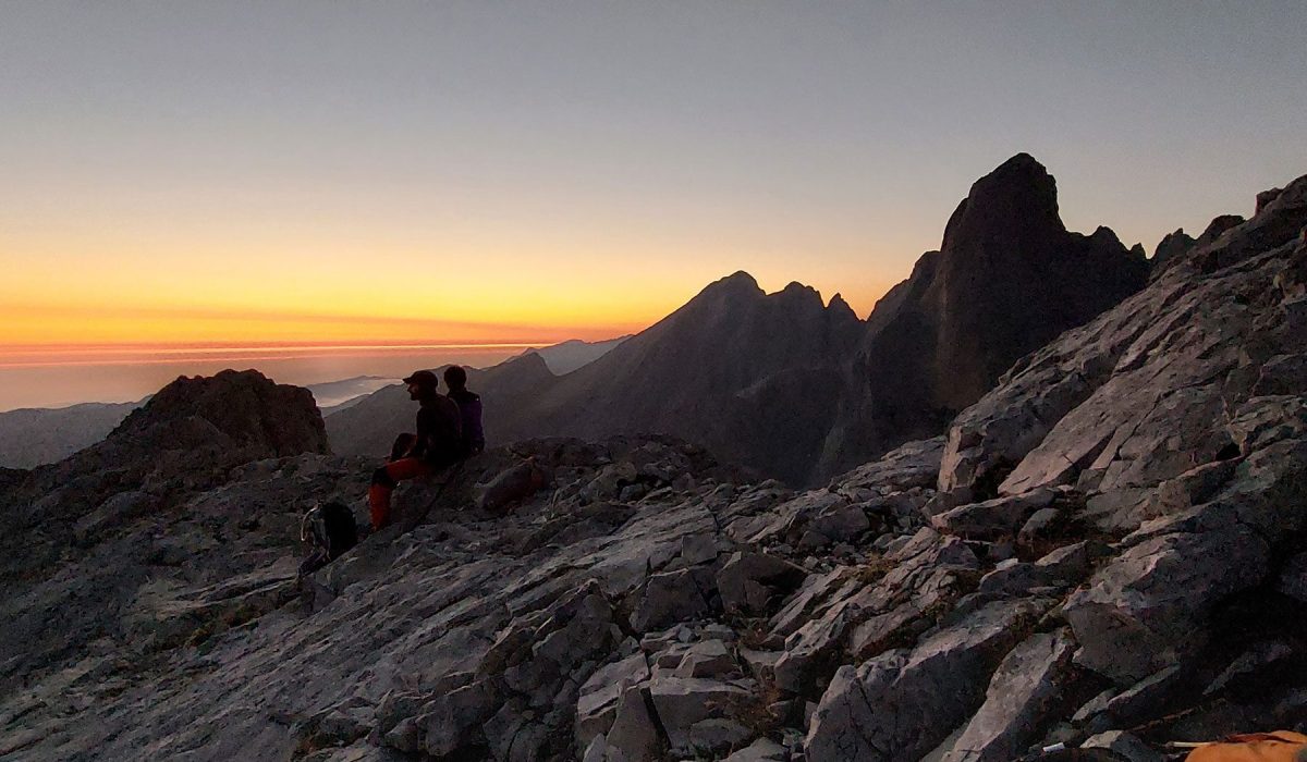 atardecer-torrecerredo-ascension-con-guia-en-picos-de-europa