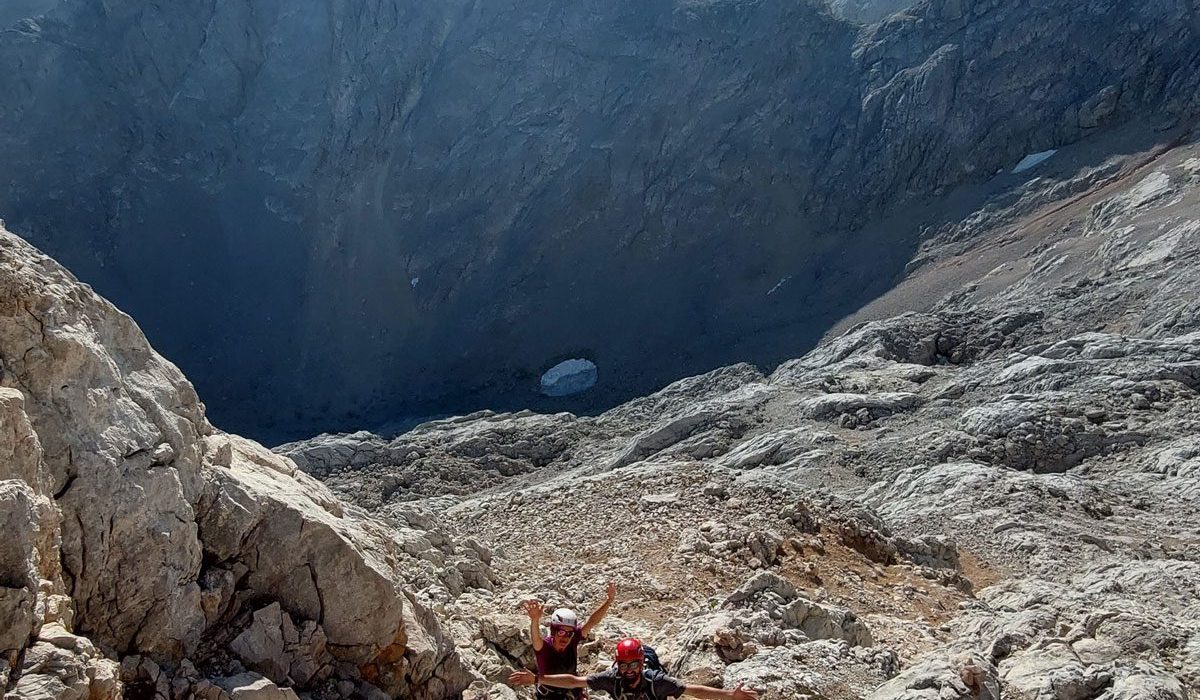 torrecerredo-ascension-con-guia-en-picos-de-europa-8