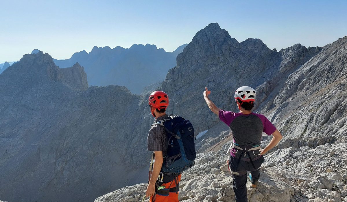 torrecerredo-ascension-con-guia-en-picos-de-europa